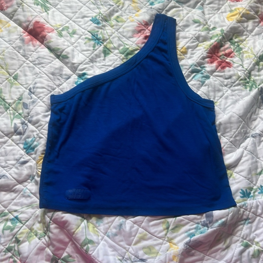 One shoulder tank